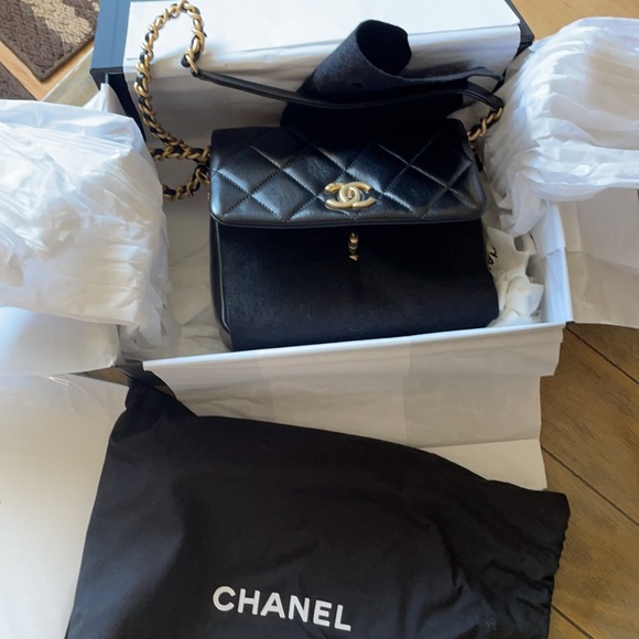 Chanel 21B Mini Flap Bag Blk Lambskin GHW - Picture 5 of 13